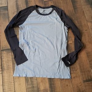 C9 Duo dry running top. Size medium.